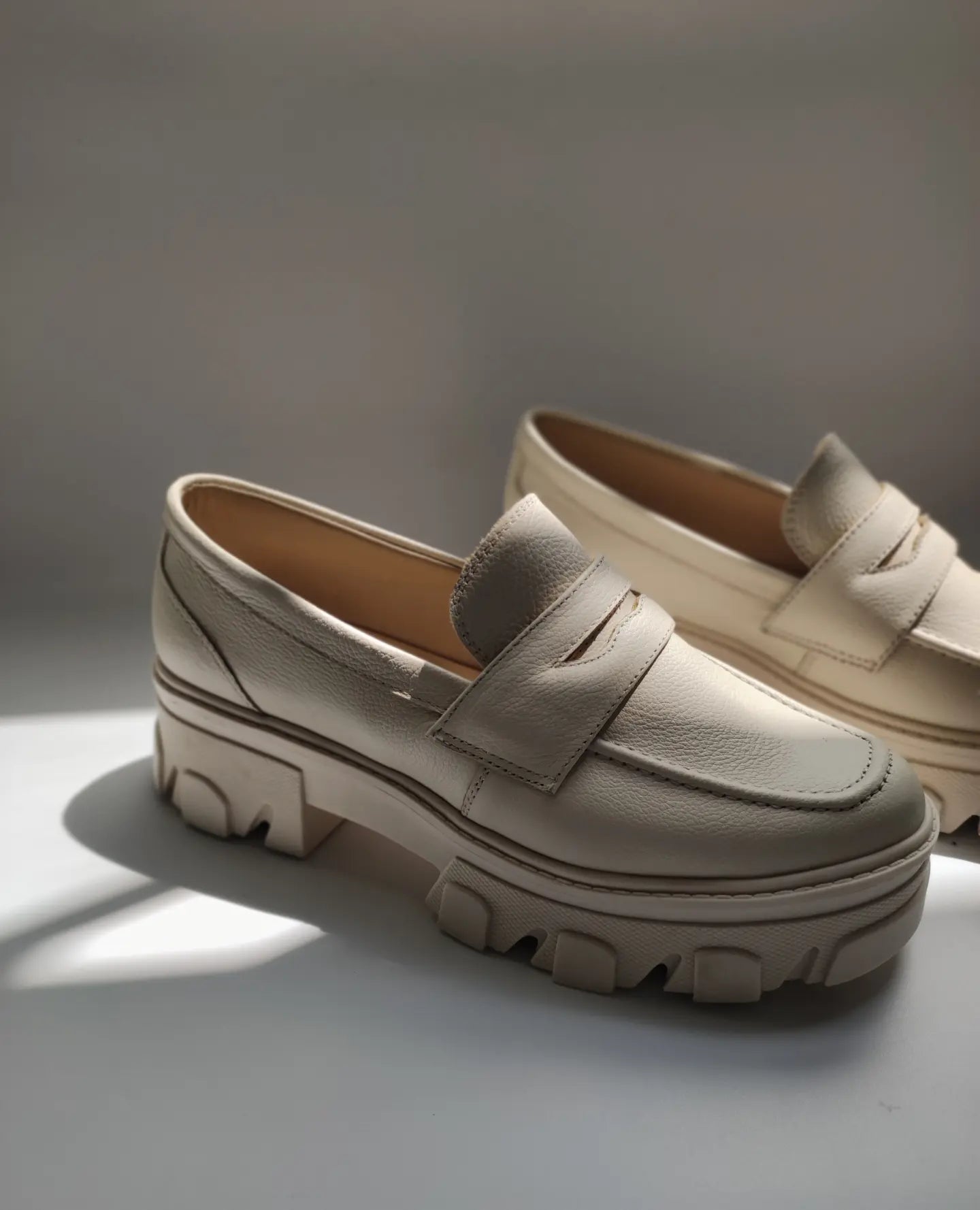 MOCASIN MÁLAGA CREMA PRE ORDER